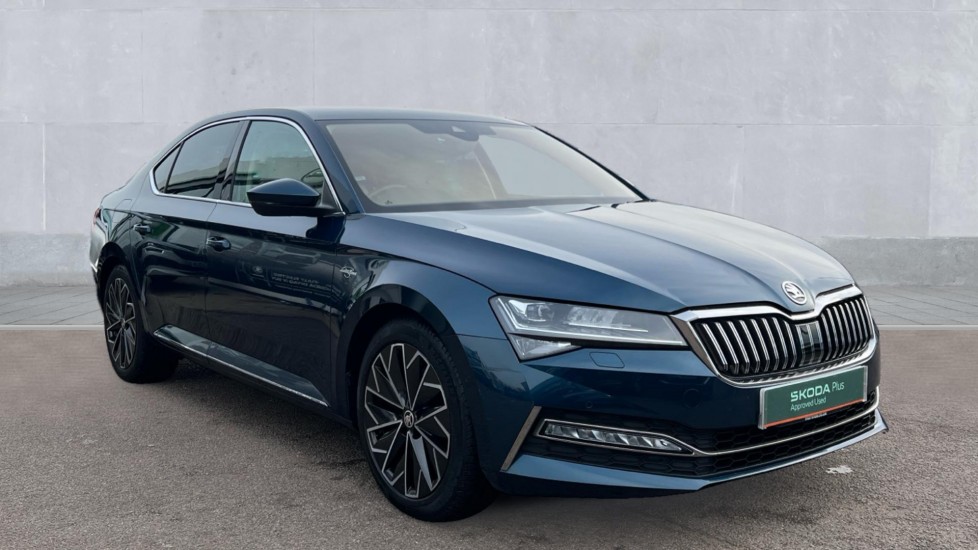 Main listing image - Skoda Superb