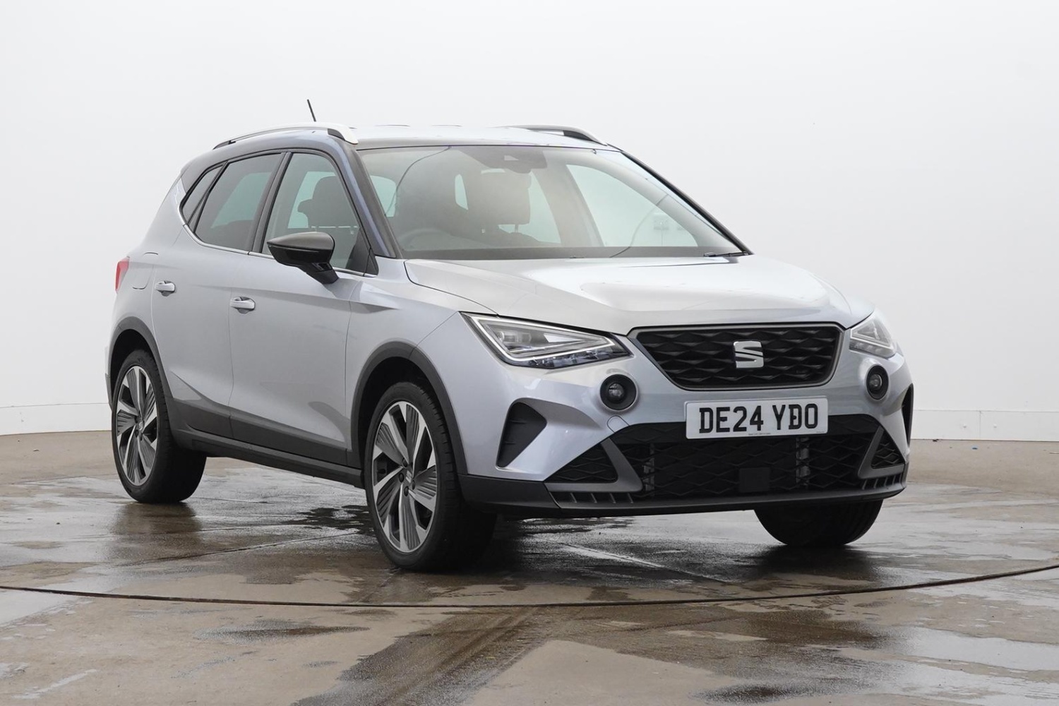 Main listing image - SEAT Arona