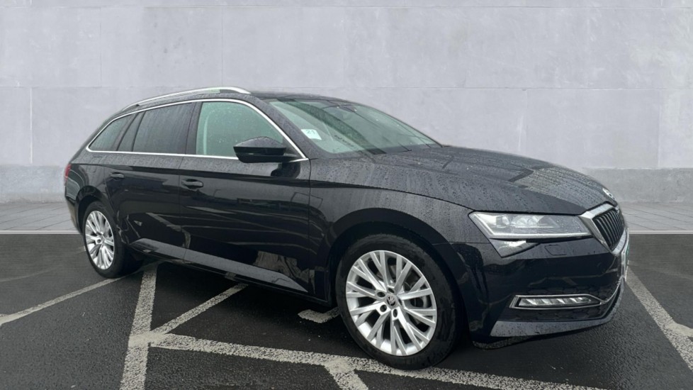 Main listing image - Skoda Superb Estate