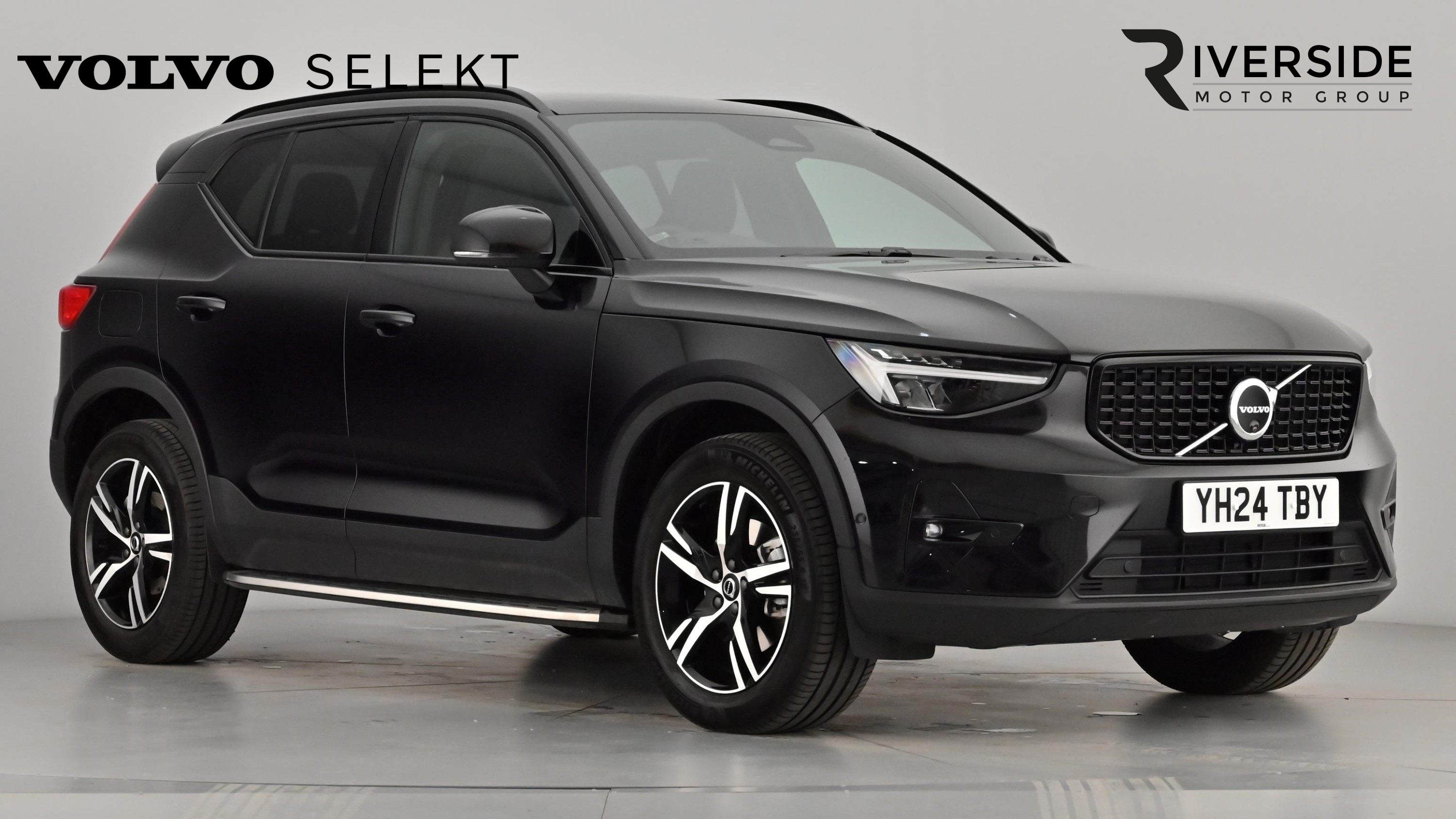 Main listing image - Volvo XC40