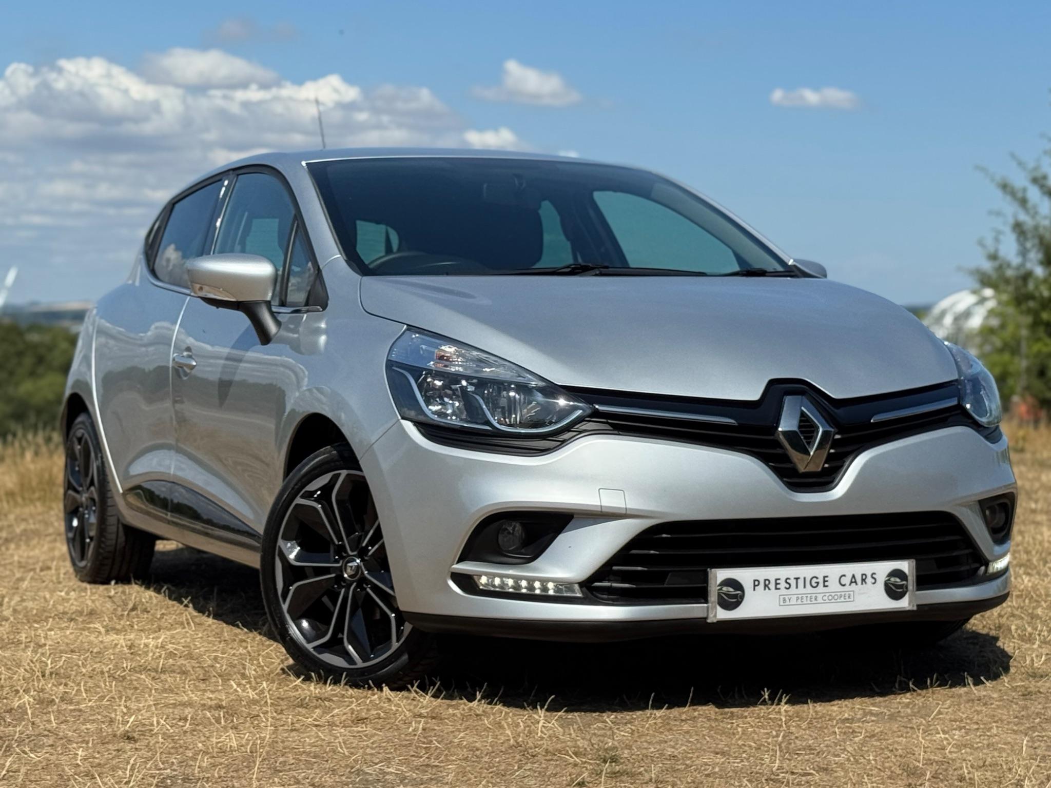 Main listing image - Renault Clio