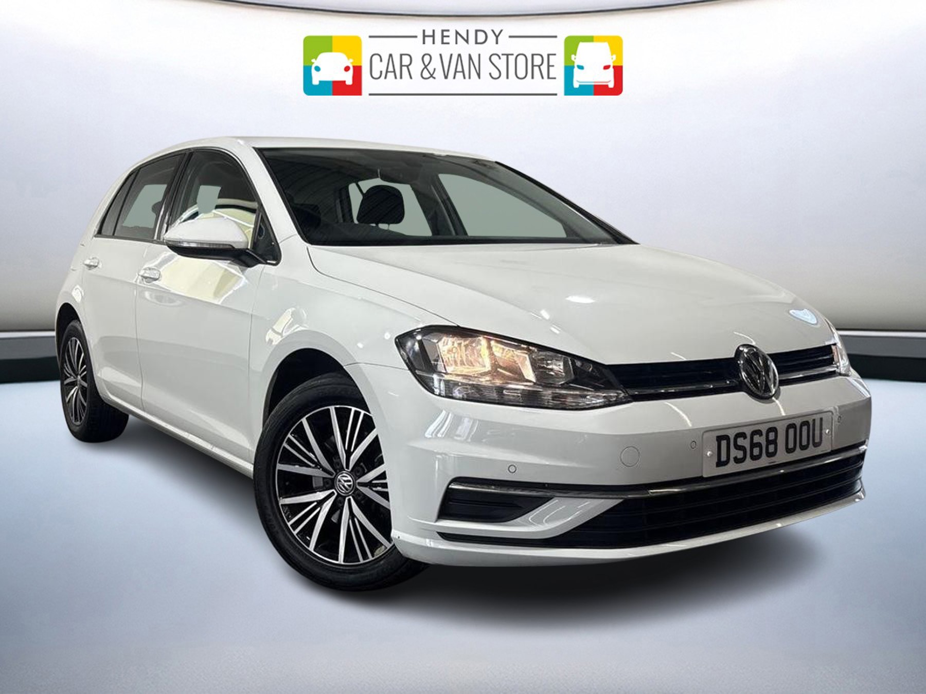 Main listing image - Volkswagen Golf