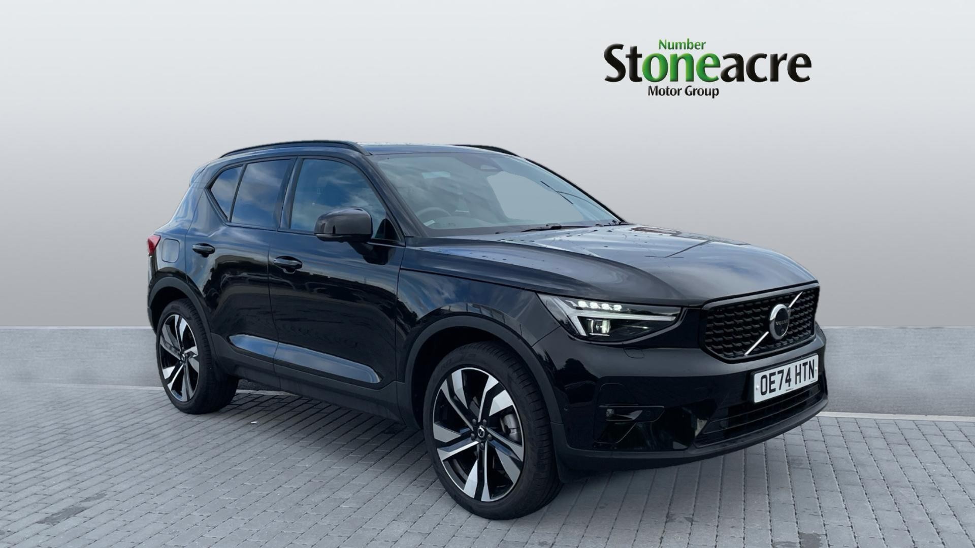 Main listing image - Volvo XC40