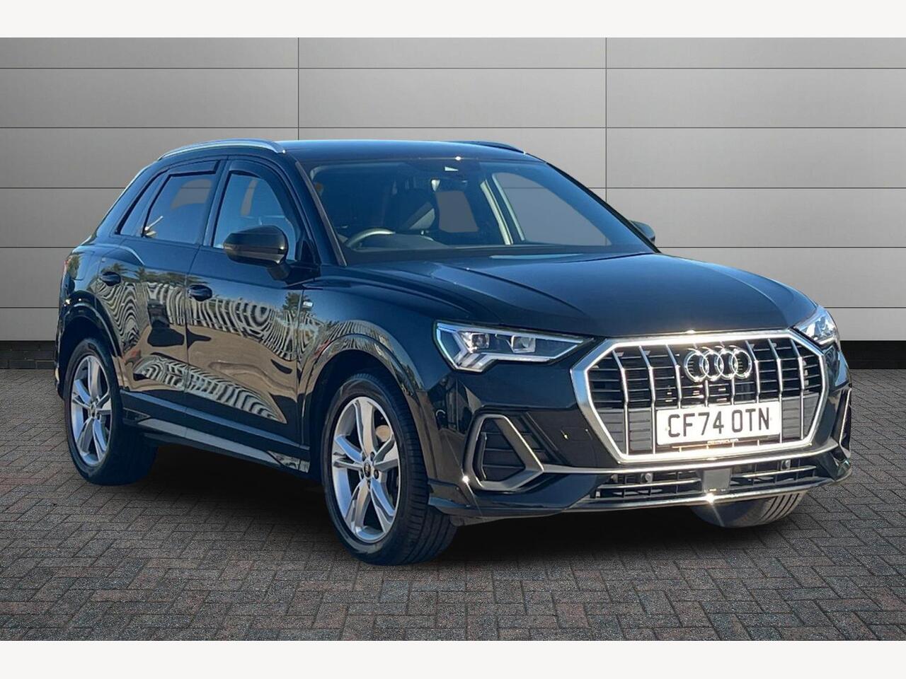 Main listing image - Audi Q3