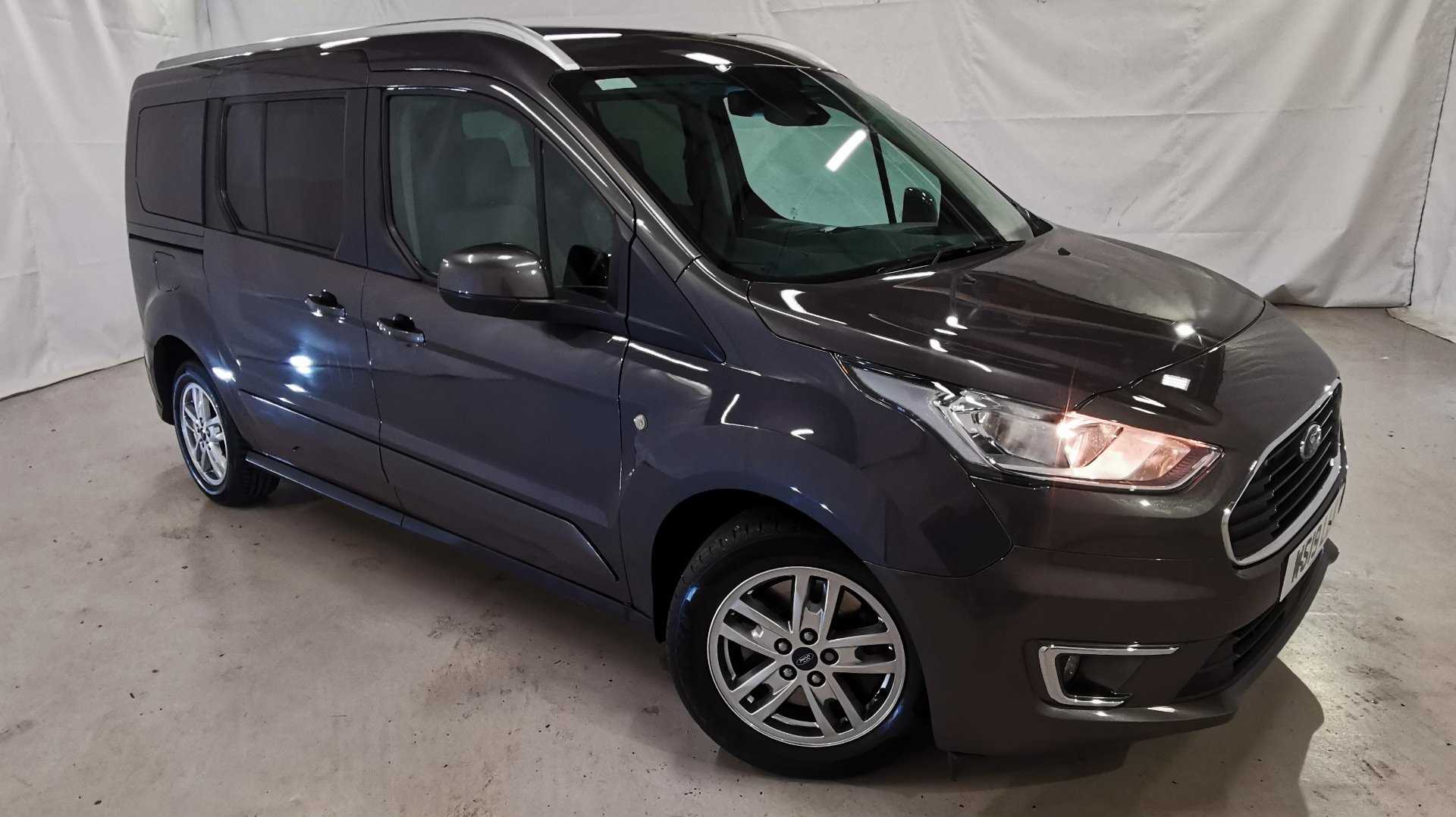 Main listing image - Ford Grand Tourneo Connect