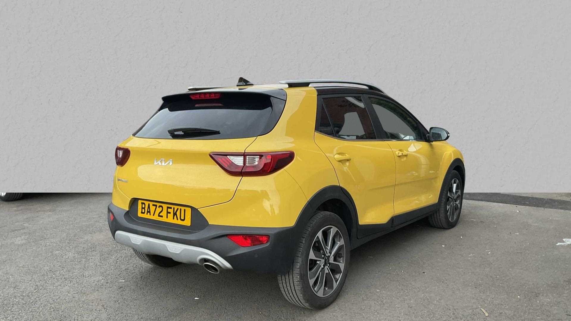 Main listing image - Kia Stonic