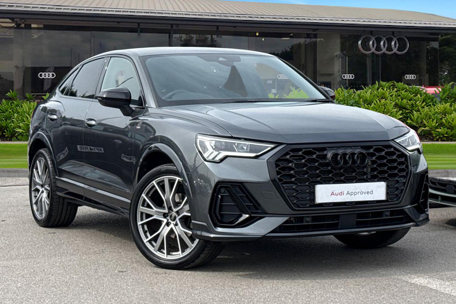 Main listing image - Audi Q3