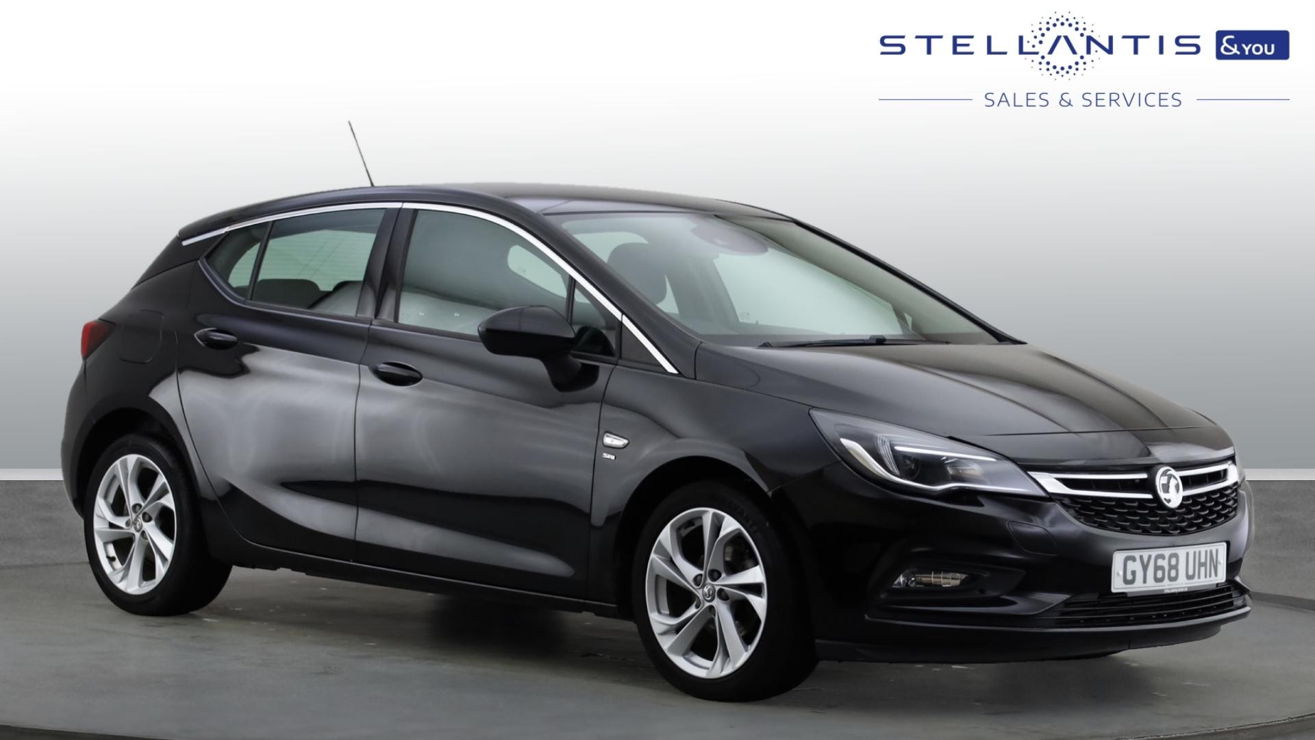 Main listing image - Vauxhall Astra