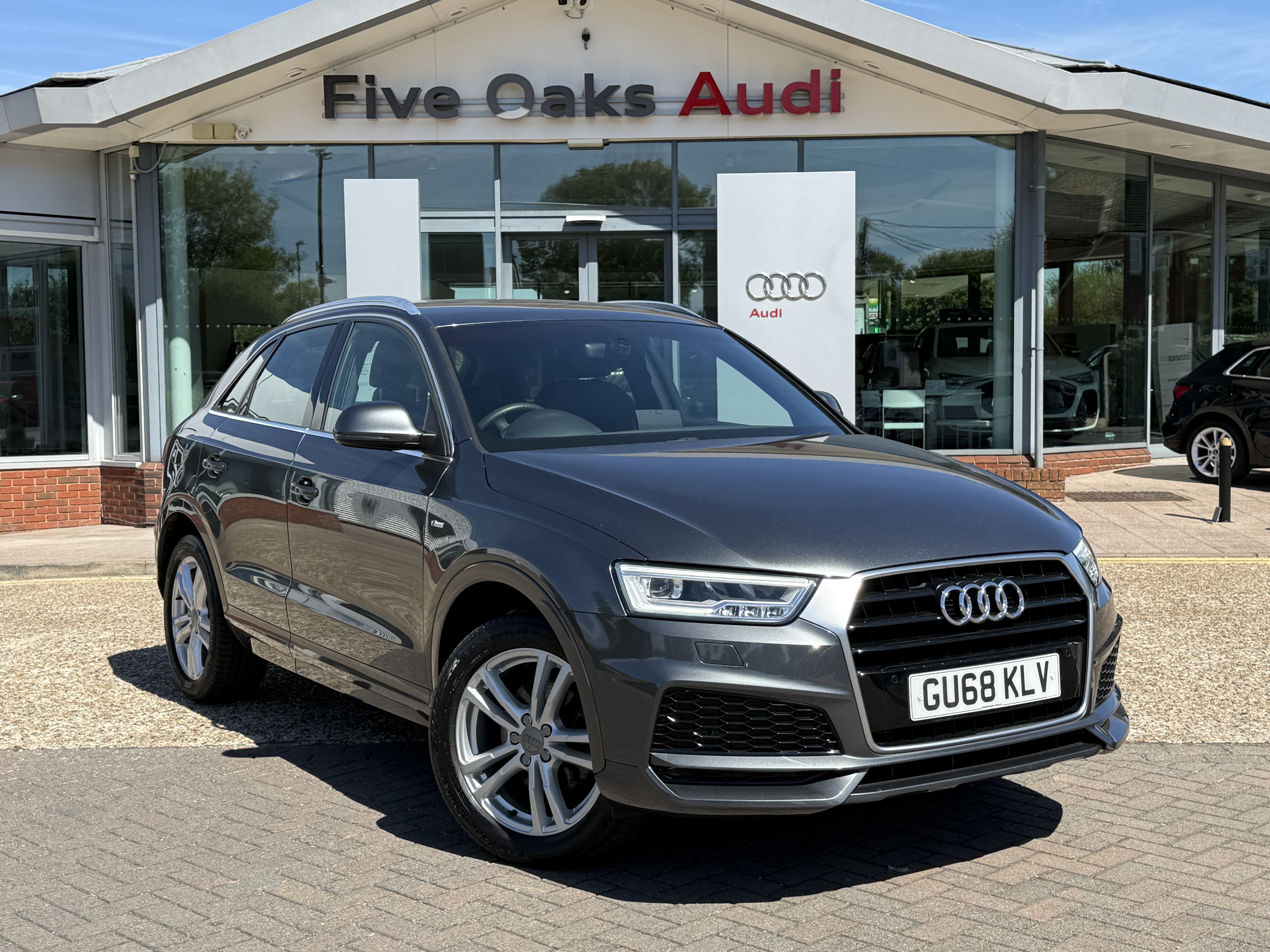Main listing image - Audi Q3