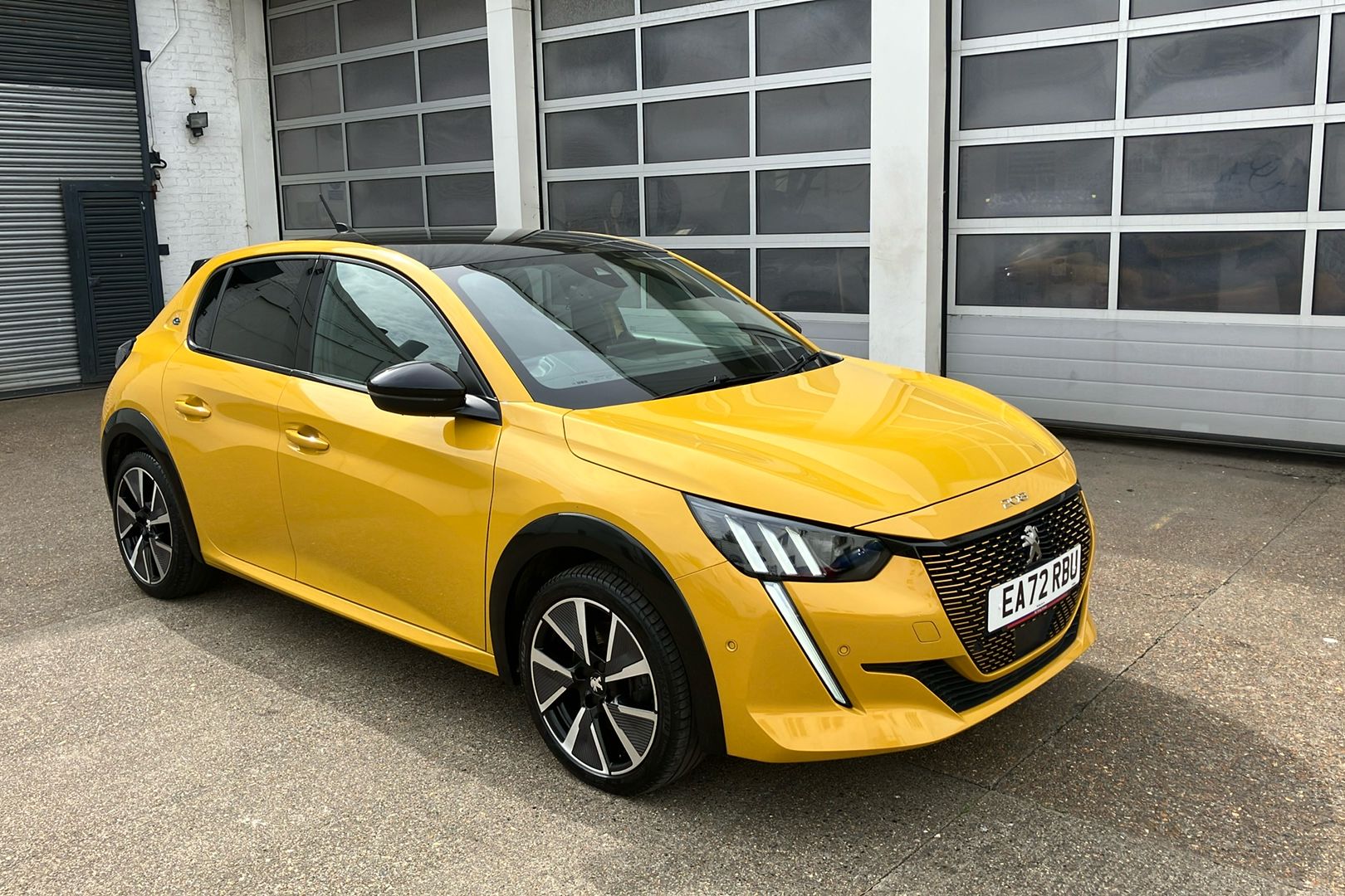 Main listing image - Peugeot e-208