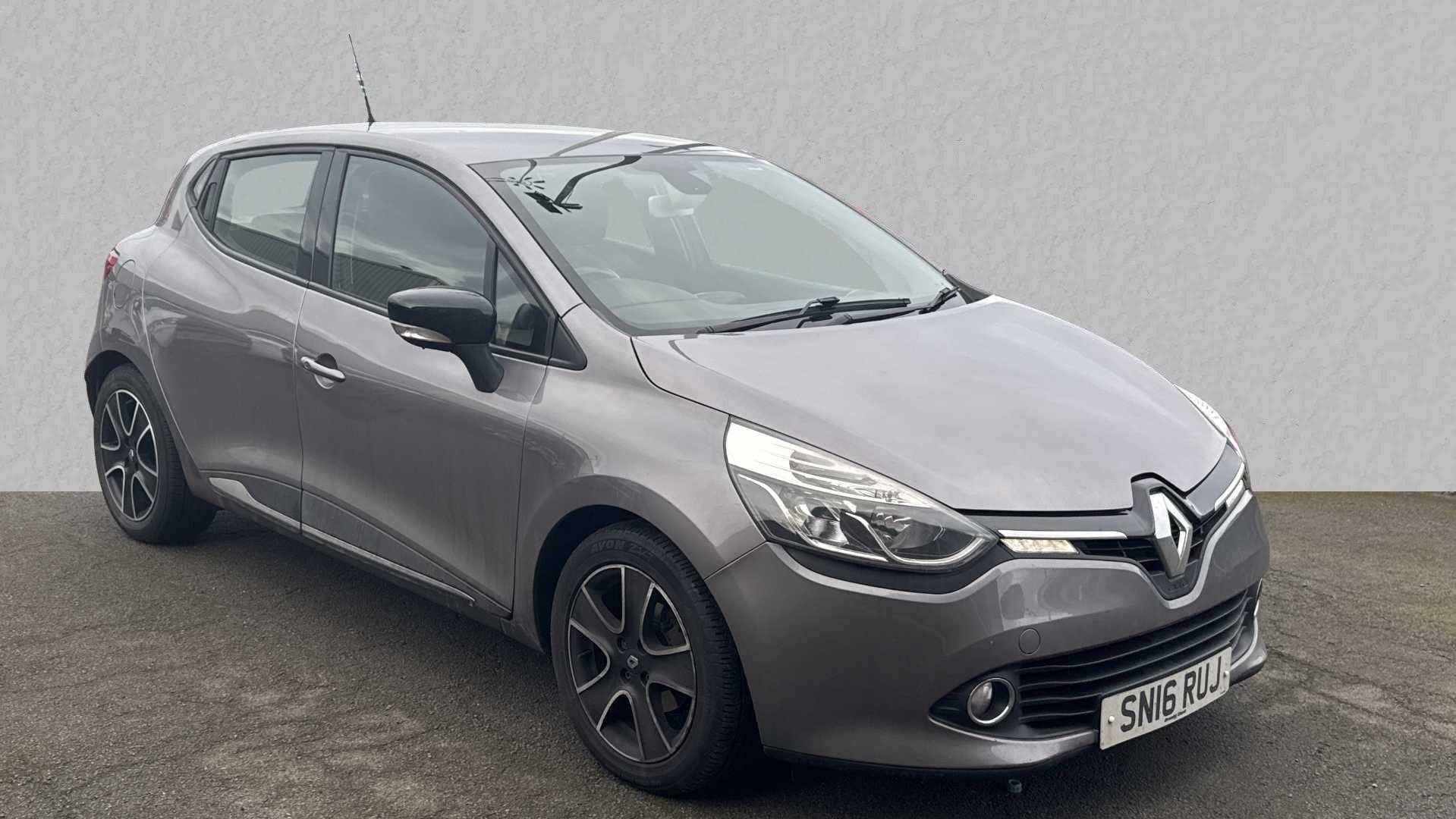 Main listing image - Renault Clio