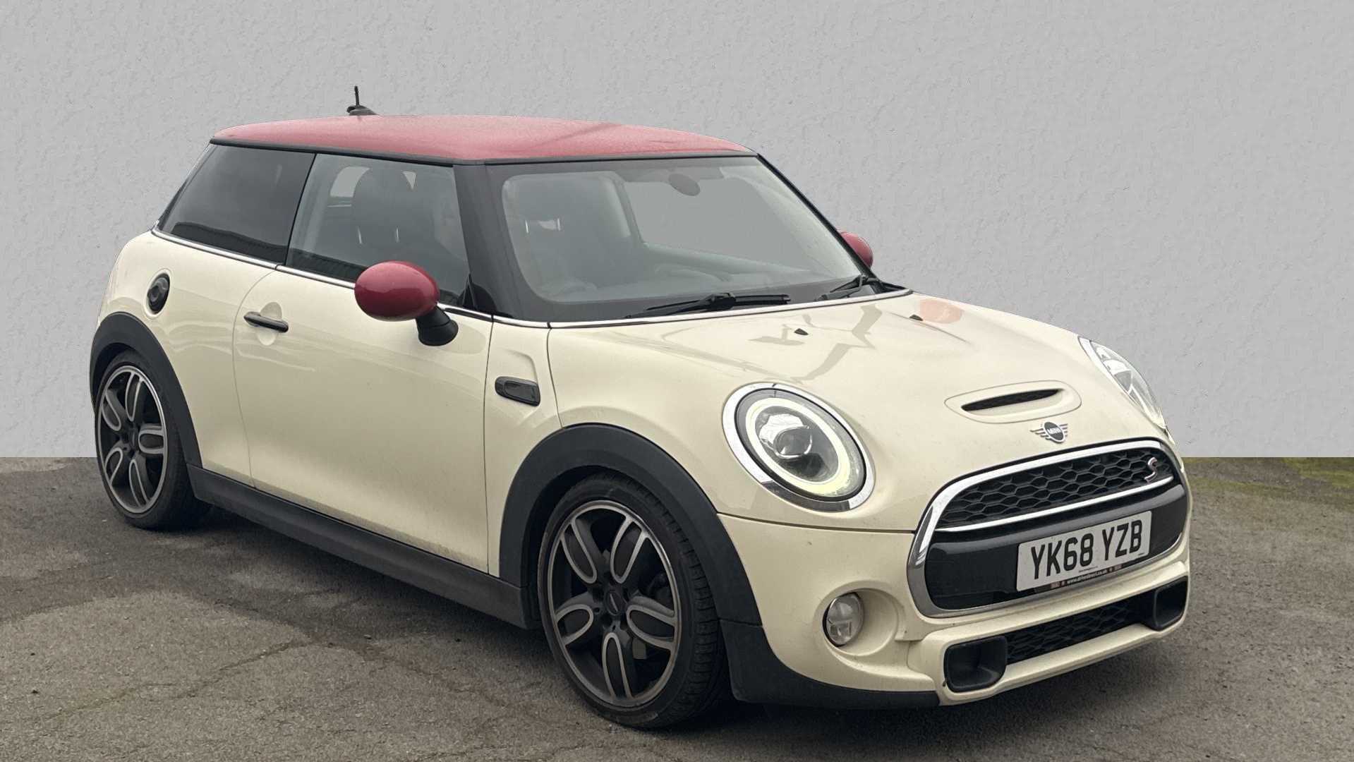 Main listing image - MINI Hatchback