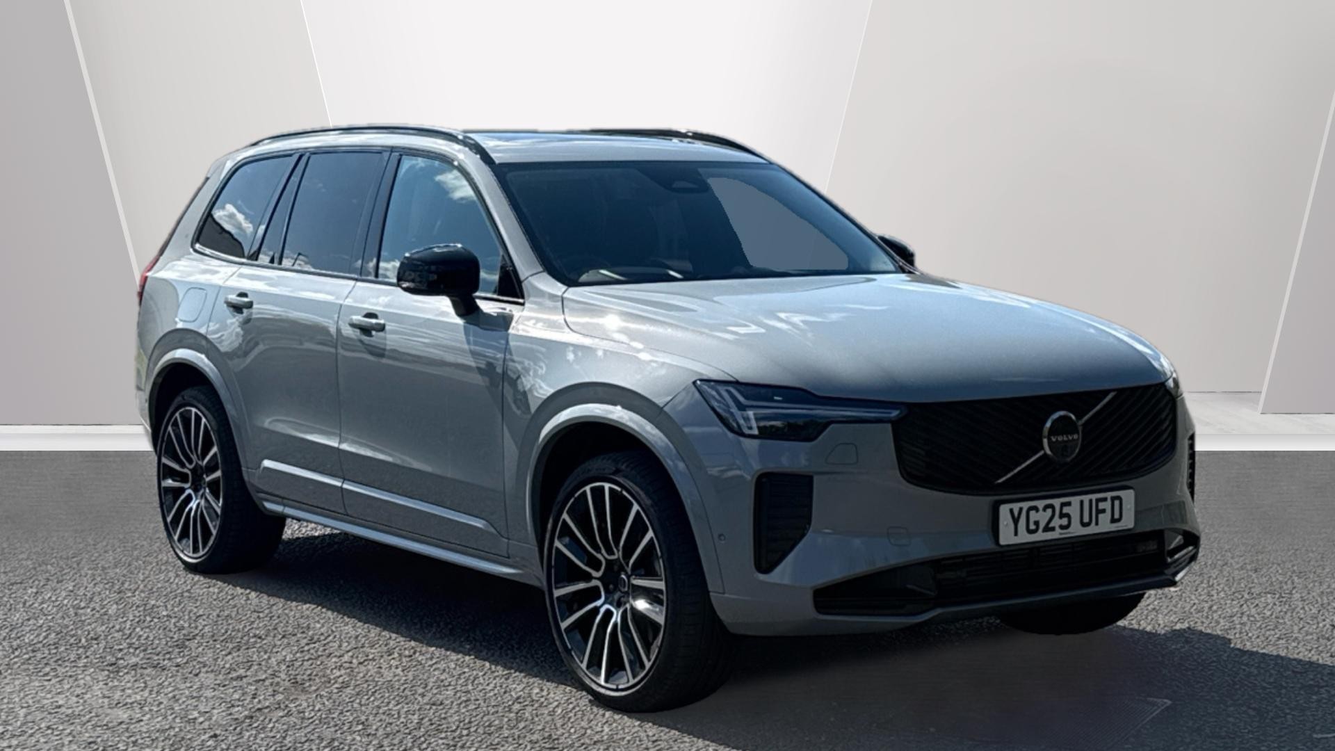 Main listing image - Volvo XC90