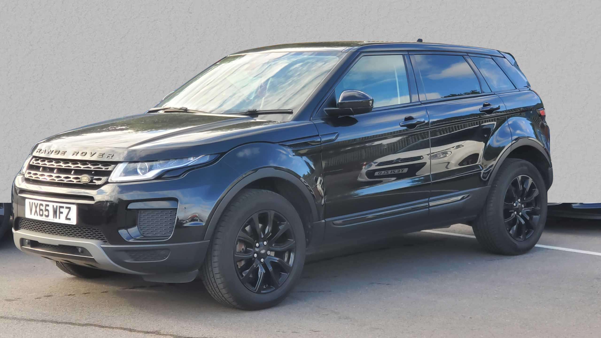 Main listing image - Land Rover Range Rover Evoque
