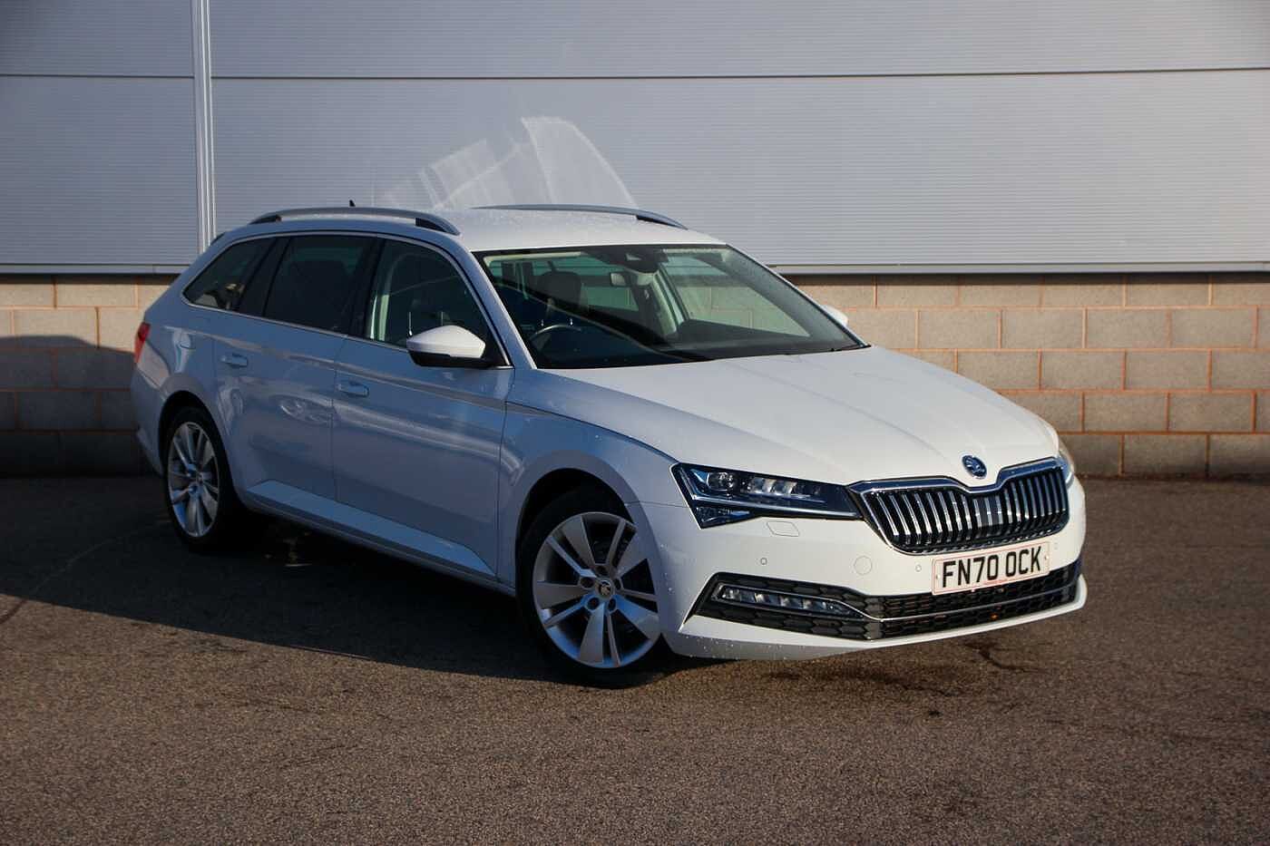 Main listing image - Skoda Superb Estate