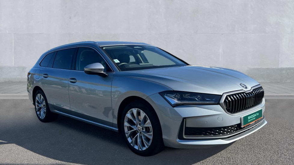 Main listing image - Skoda Superb Estate