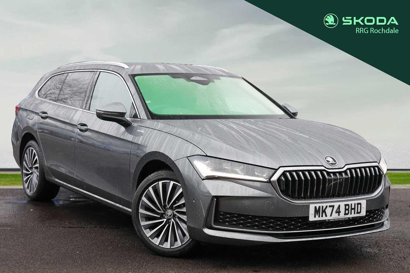 Main listing image - Skoda Superb Estate