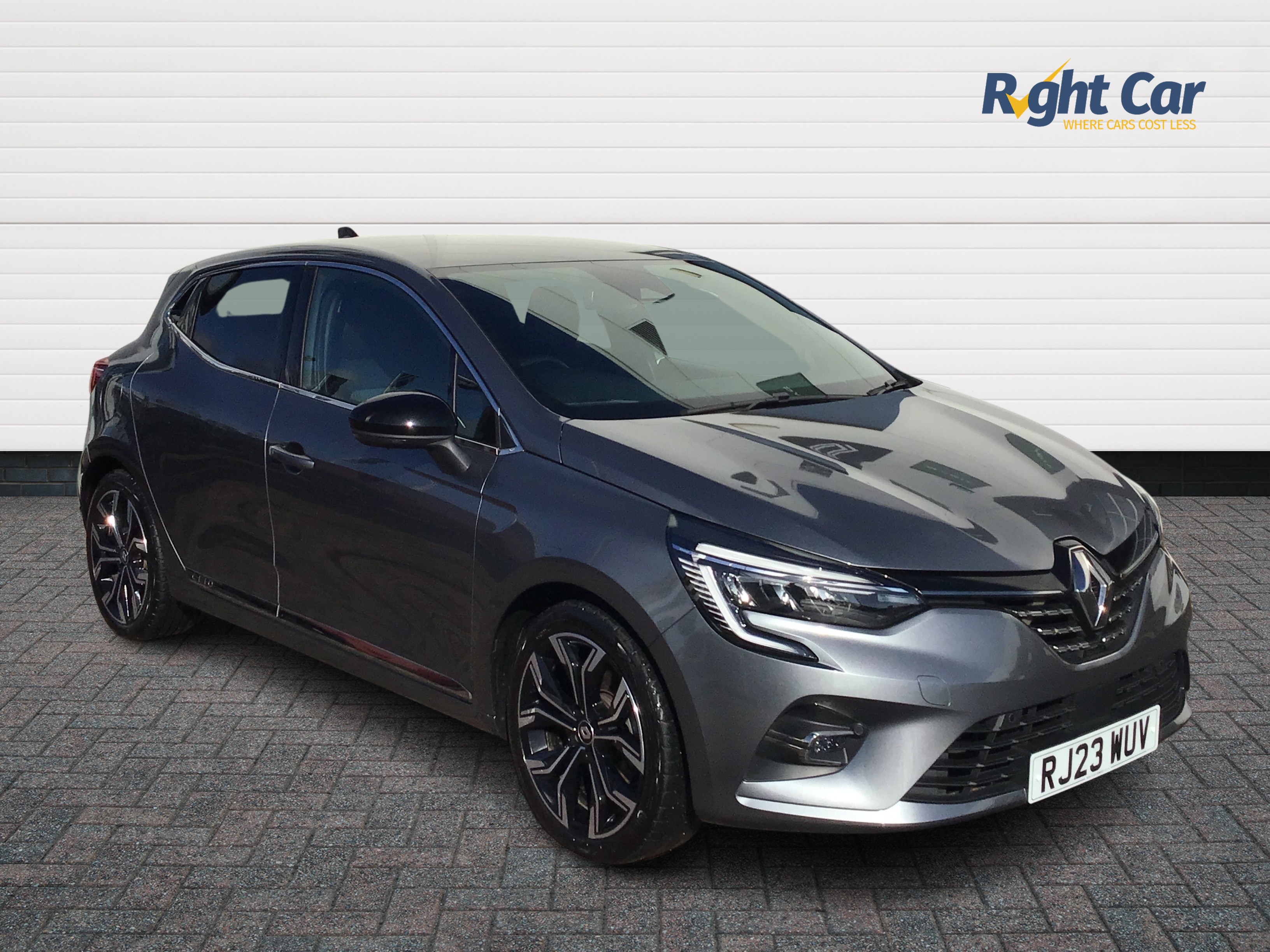 Main listing image - Renault Clio