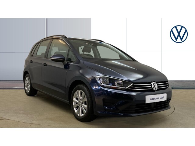 Main listing image - Volkswagen Golf SV