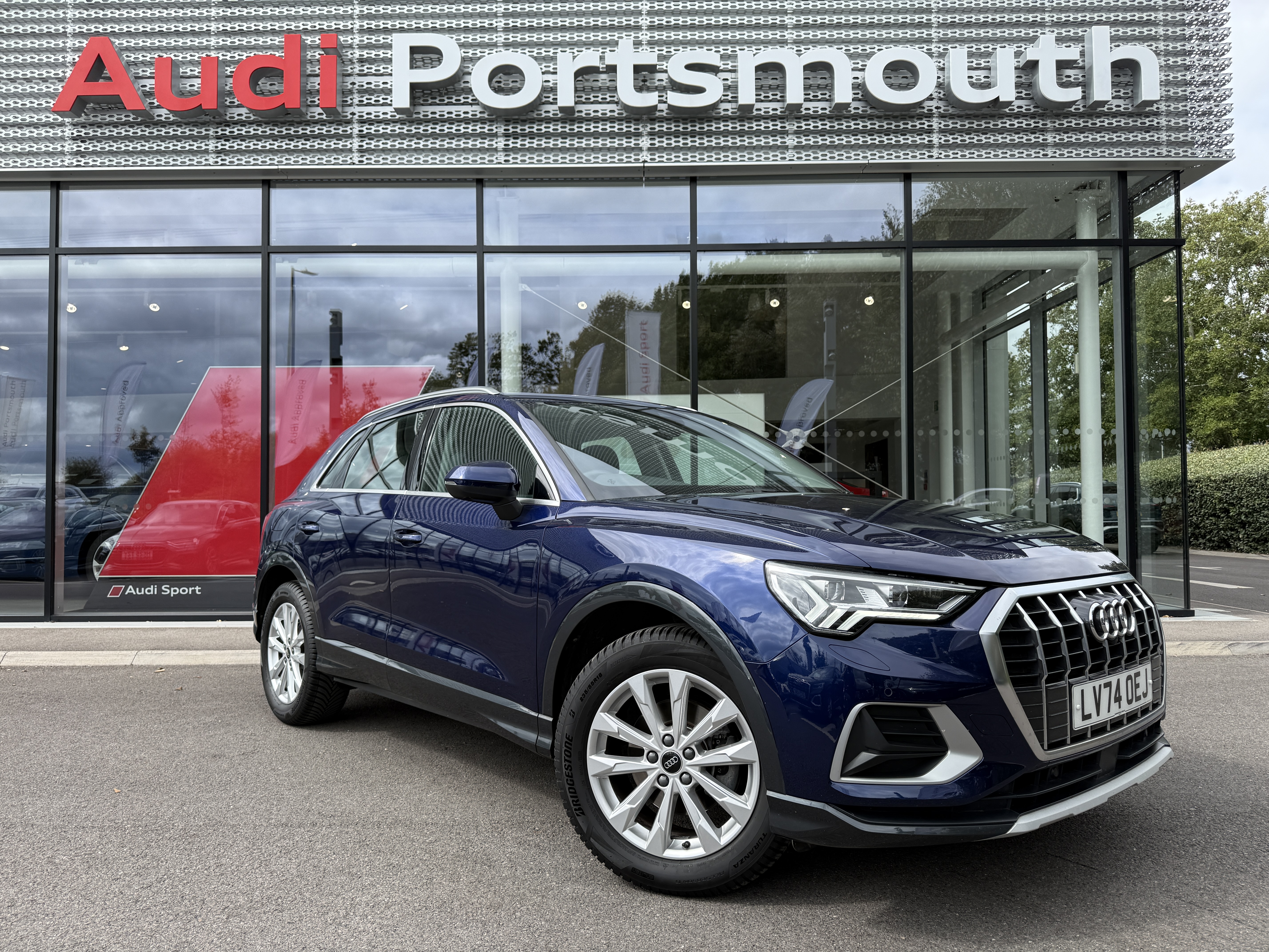 Main listing image - Audi Q3