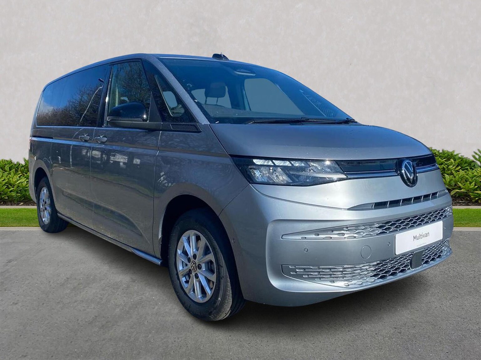 Main listing image - Volkswagen Multivan