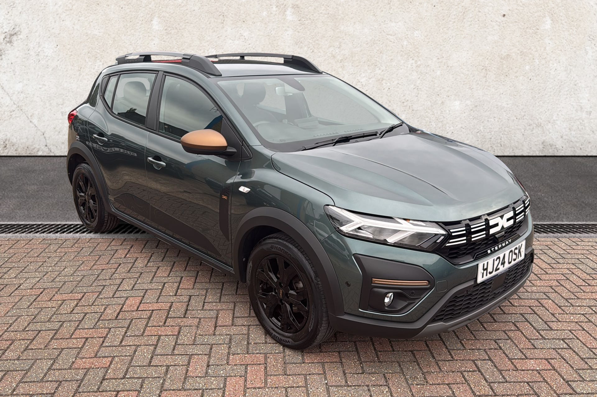 Main listing image - Dacia Sandero Stepway
