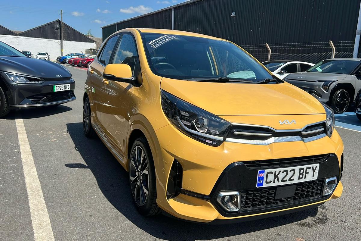 Main listing image - Kia Picanto