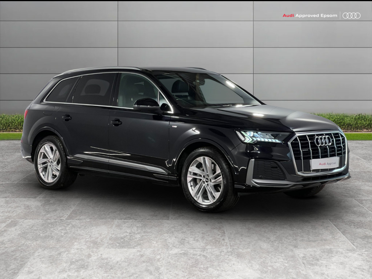 Main listing image - Audi Q7
