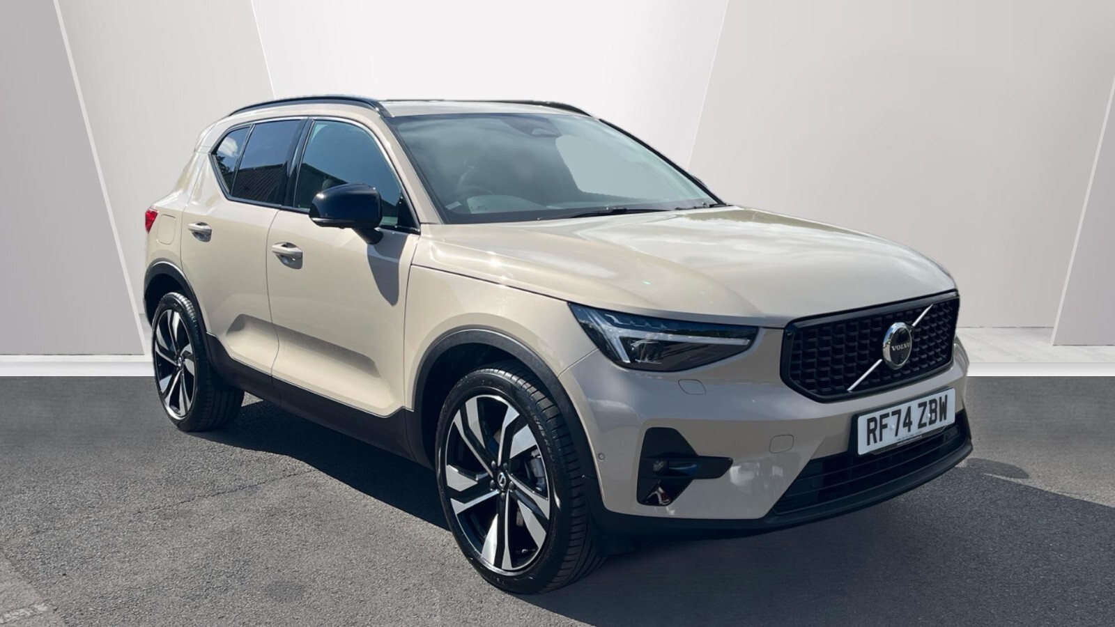 Main listing image - Volvo XC40