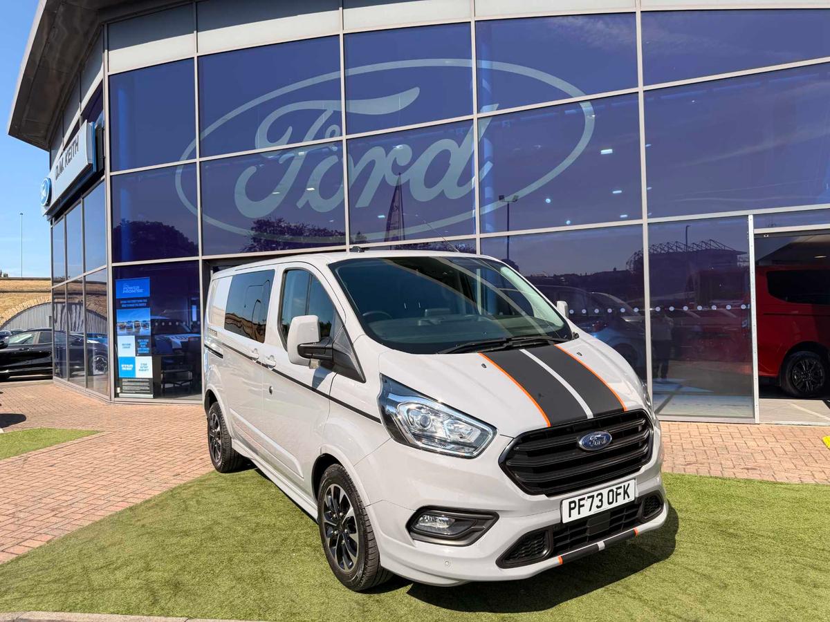 Main listing image - Ford Transit Custom