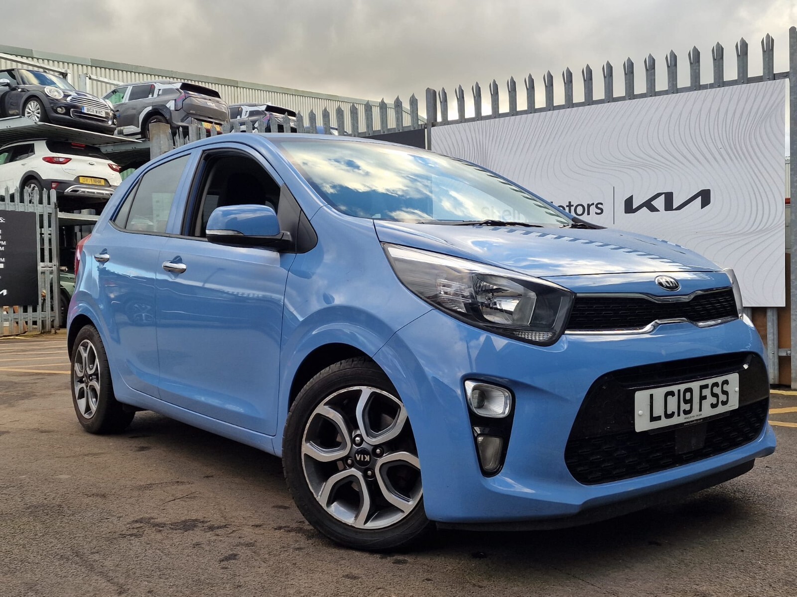 Main listing image - Kia Picanto