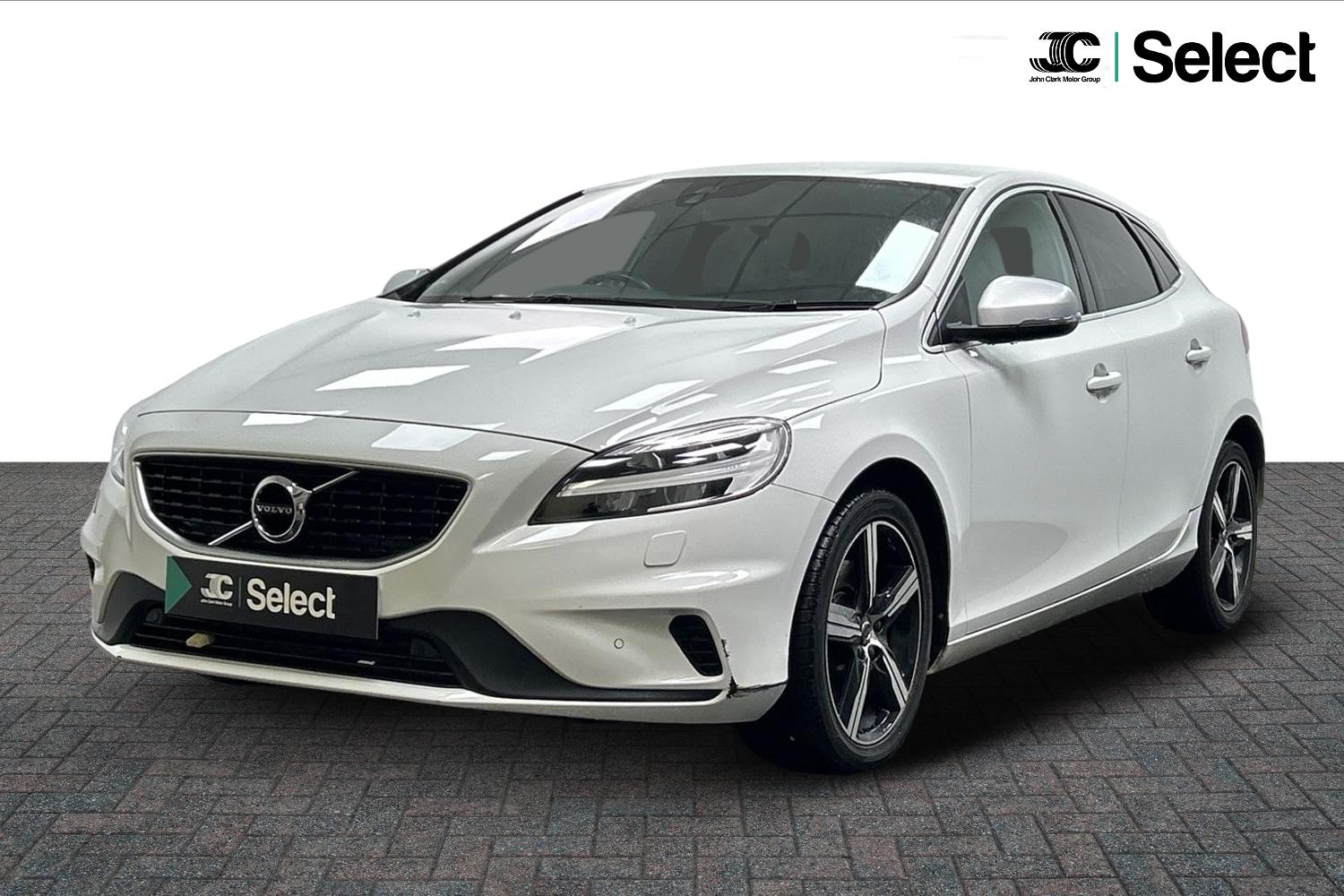 Main listing image - Volvo V40