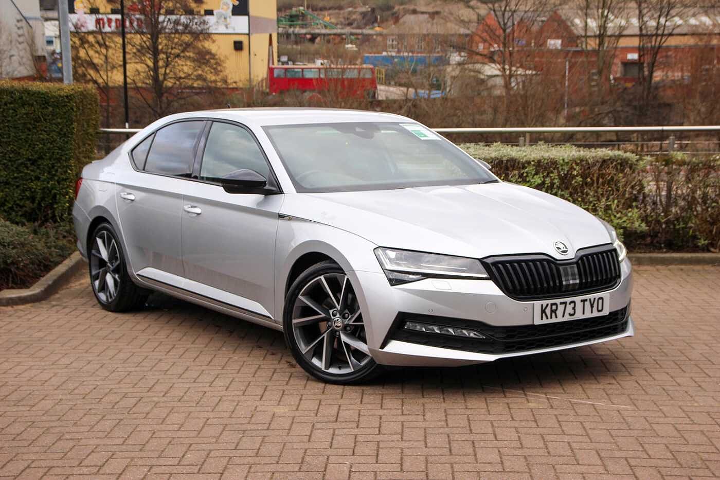 Main listing image - Skoda Superb