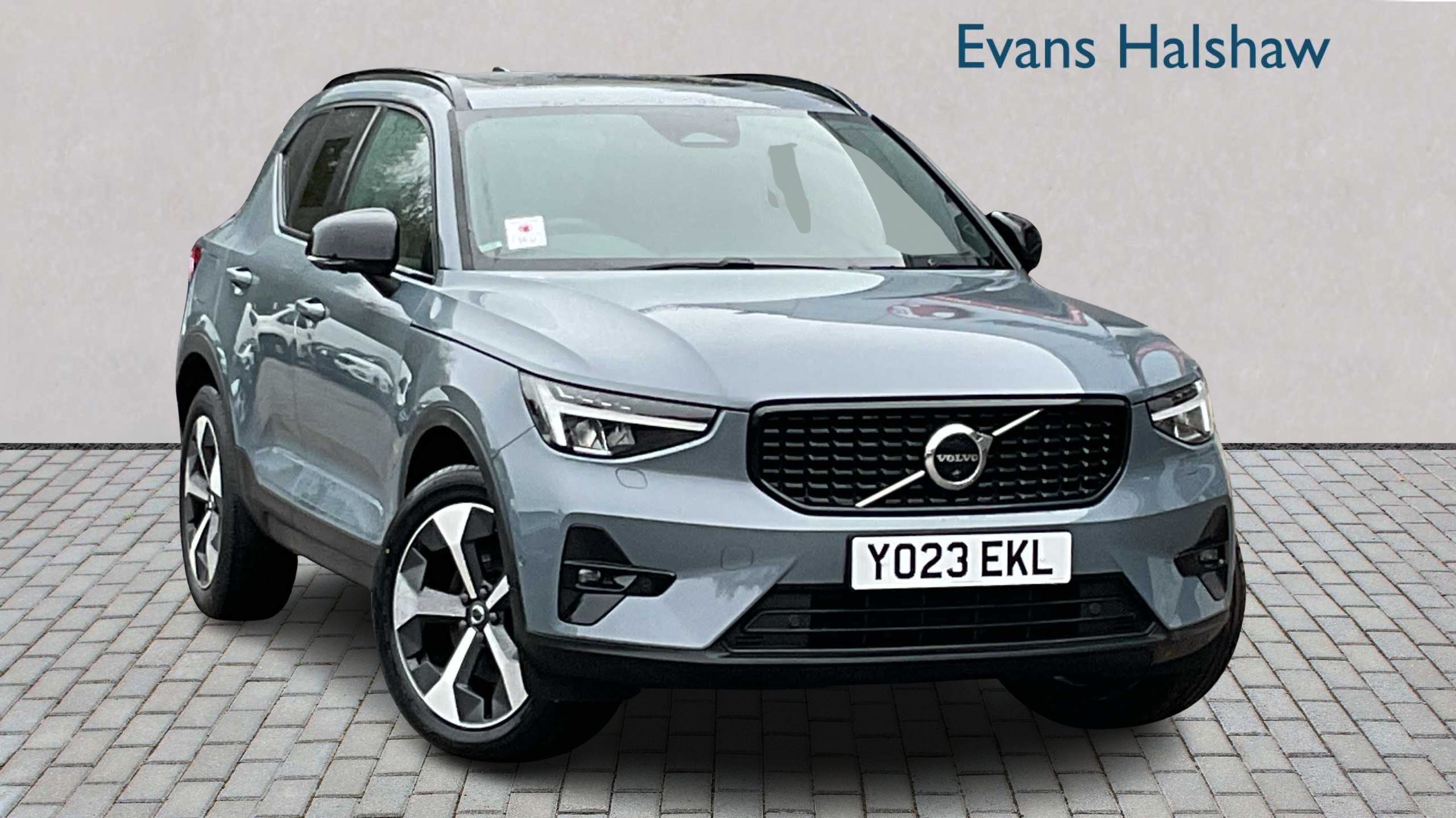 Main listing image - Volvo XC40