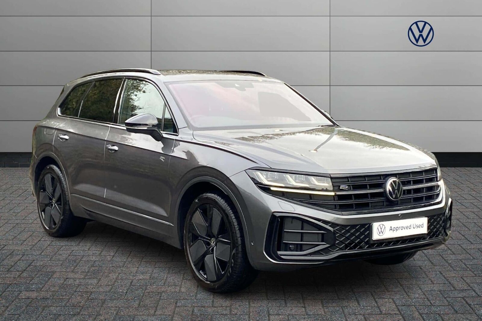 Main listing image - Volkswagen Touareg