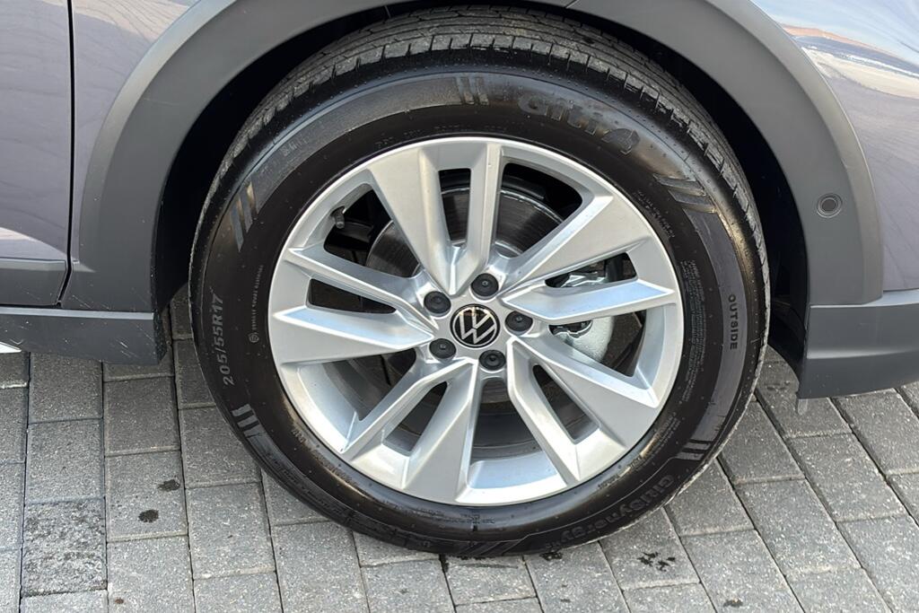 Main listing image - Volkswagen Taigo