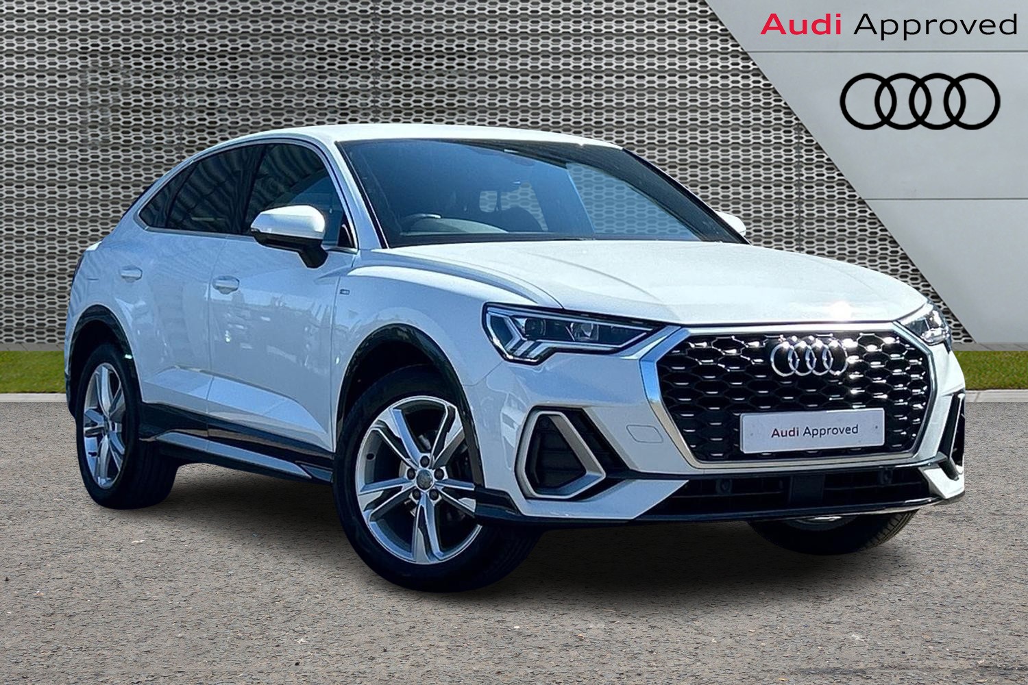 Main listing image - Audi Q3