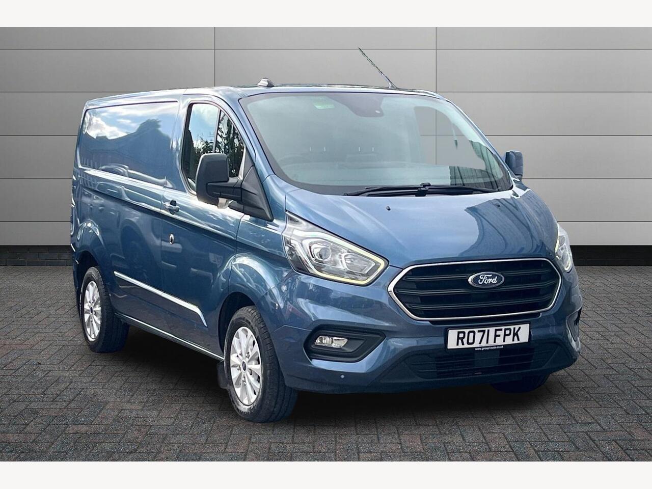 Main listing image - Ford Transit Custom