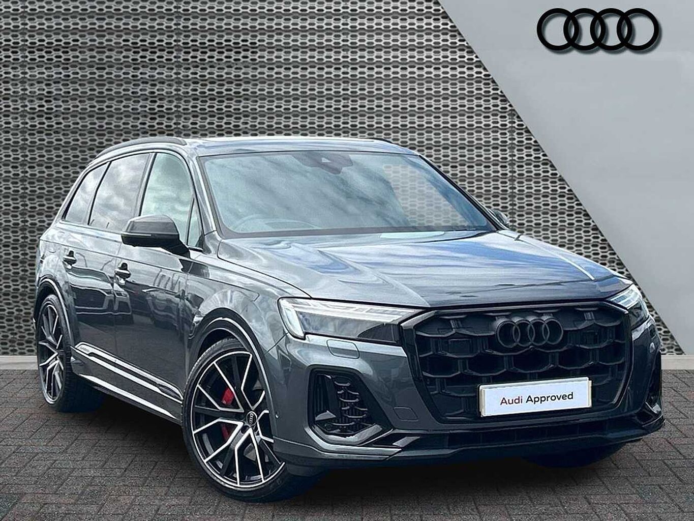 Main listing image - Audi Q7