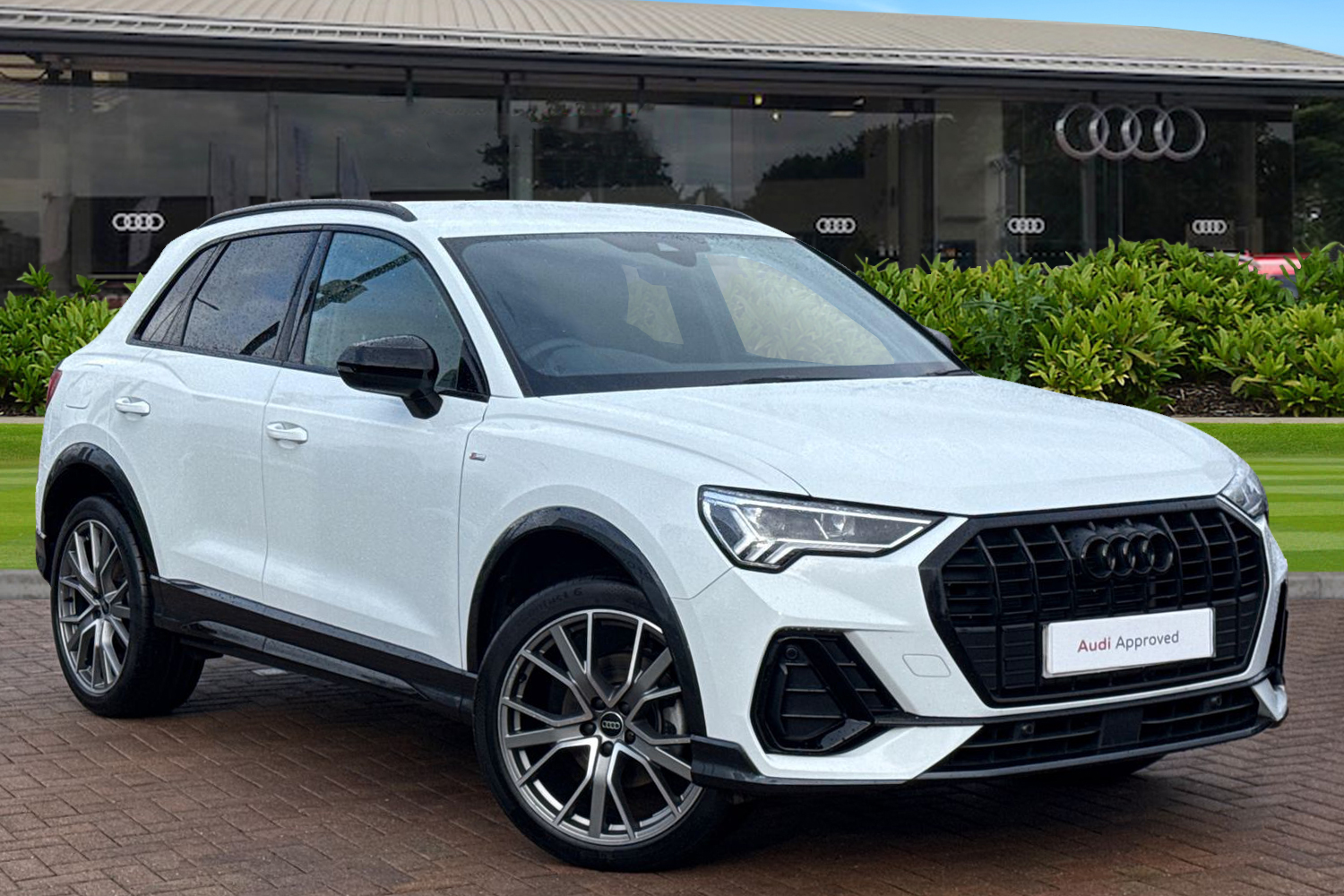 Main listing image - Audi Q3