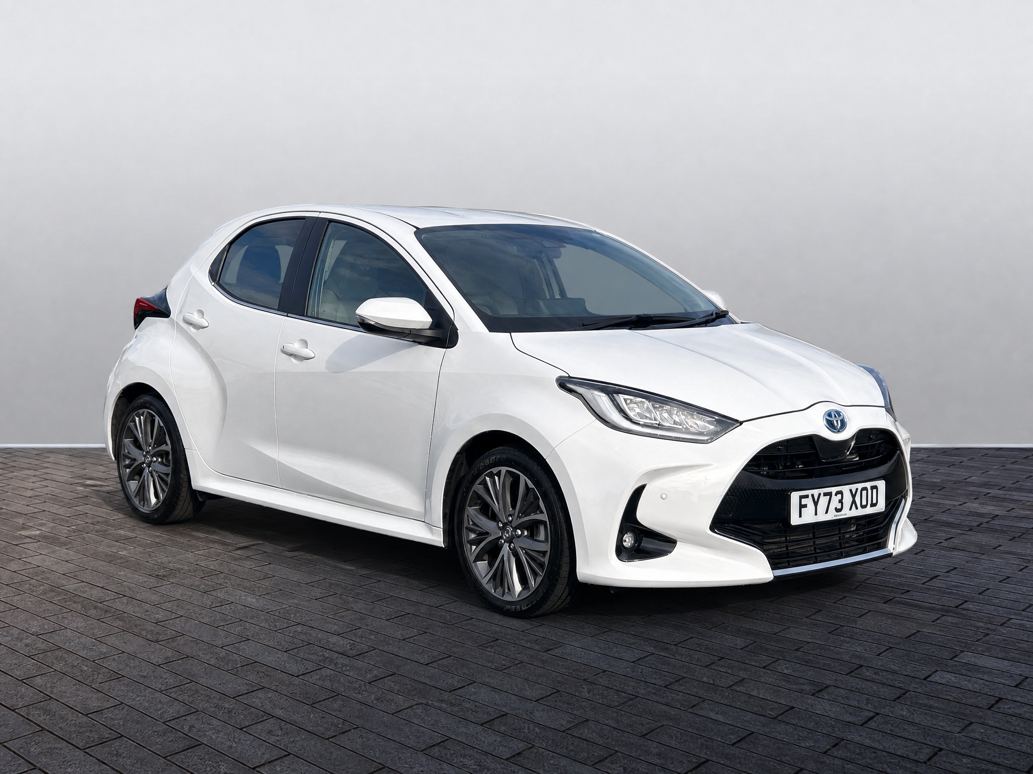 Main listing image - Toyota Yaris