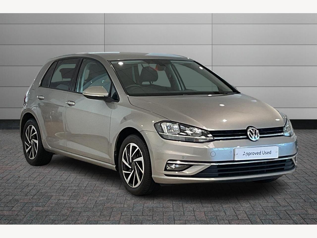 Main listing image - Volkswagen Golf
