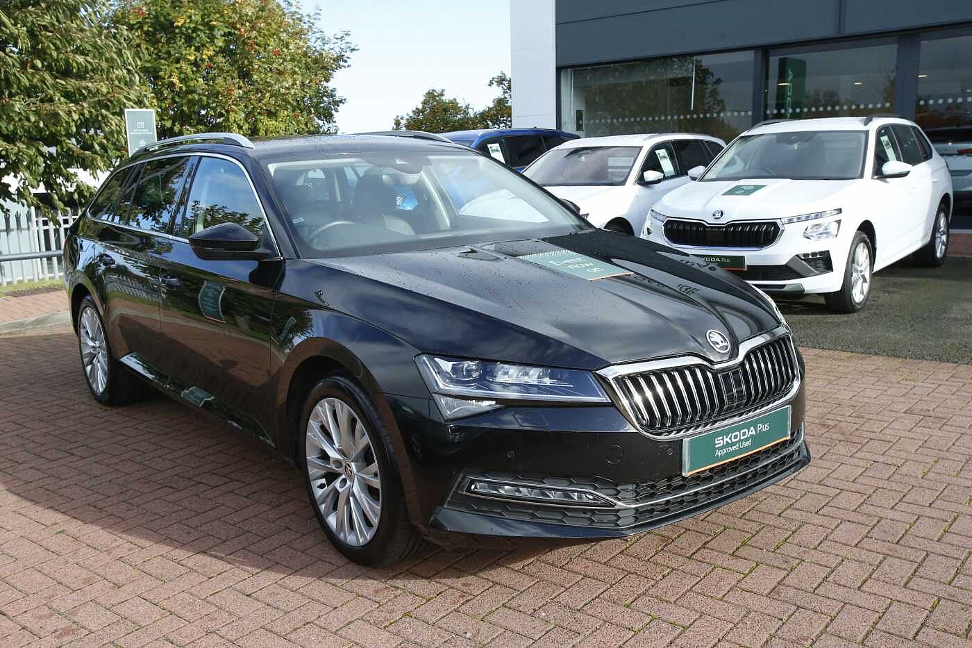 Main listing image - Skoda Superb