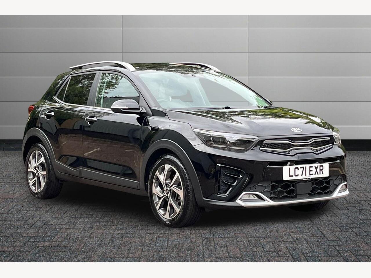 Main listing image - Kia Stonic