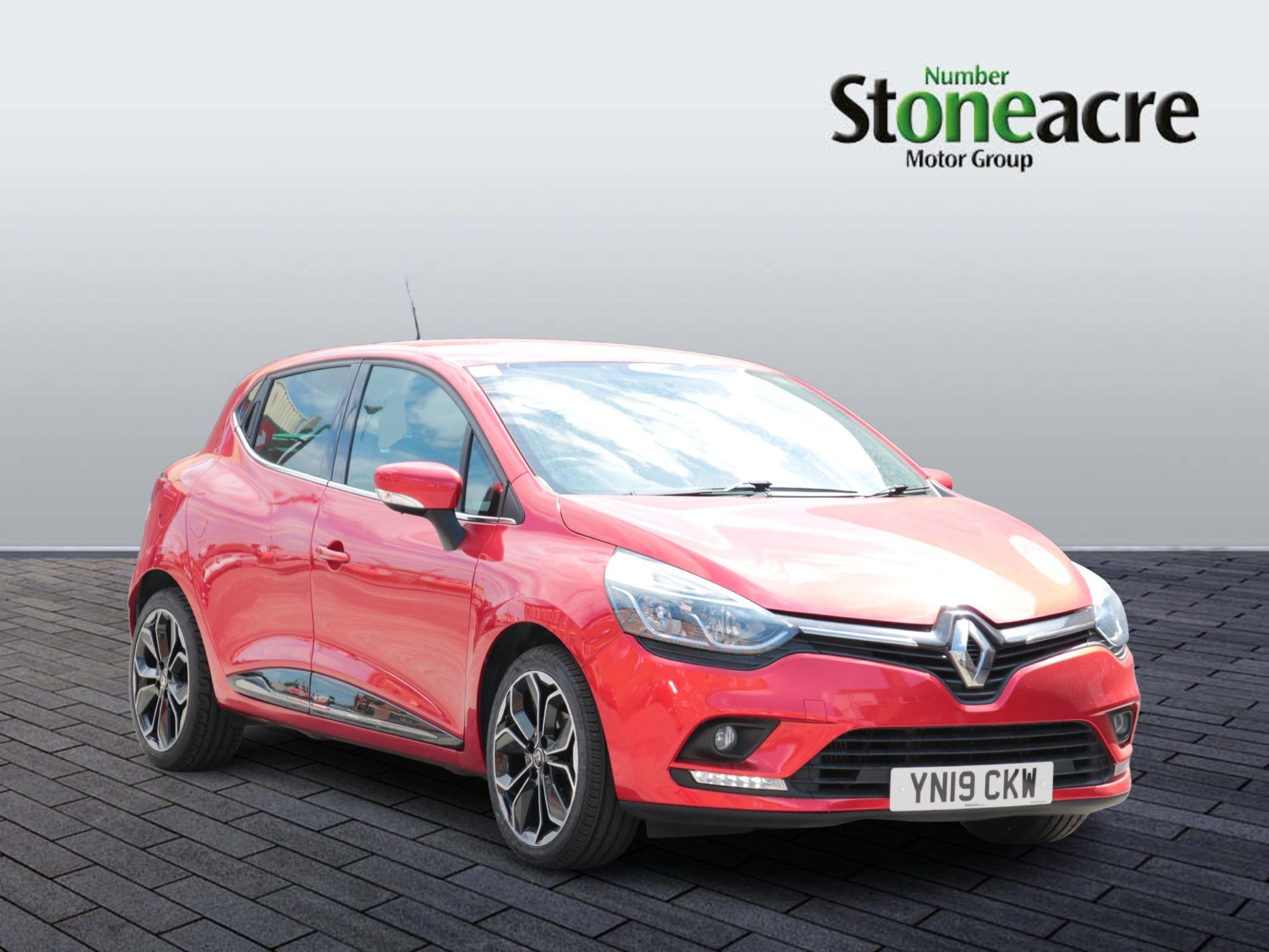 Main listing image - Renault Clio