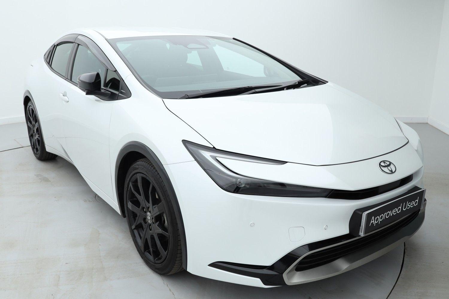 Main listing image - Toyota Prius Plug-In