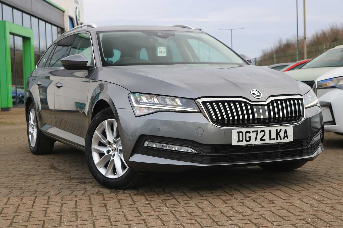 Main listing image - Skoda Superb Estate