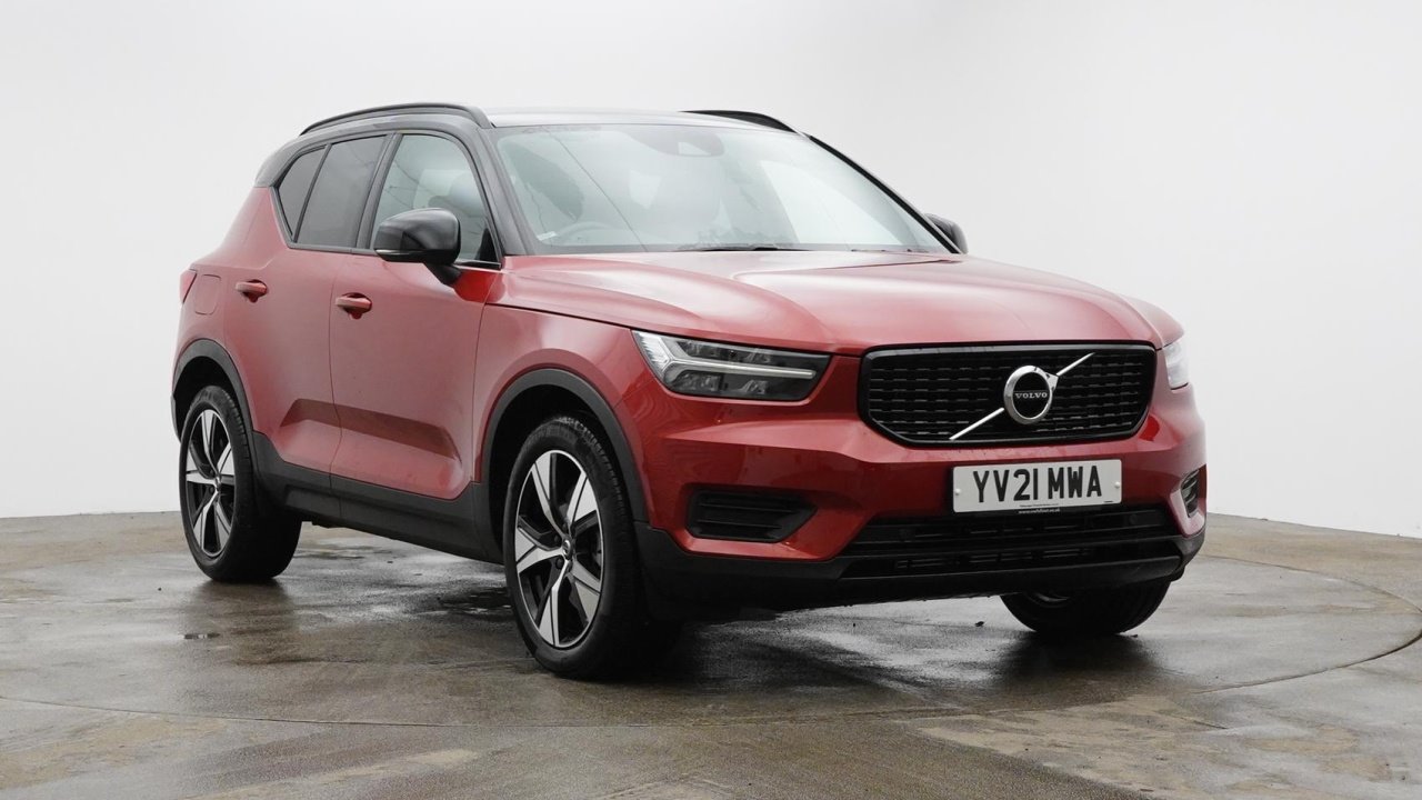 Main listing image - Volvo XC40 Recharge