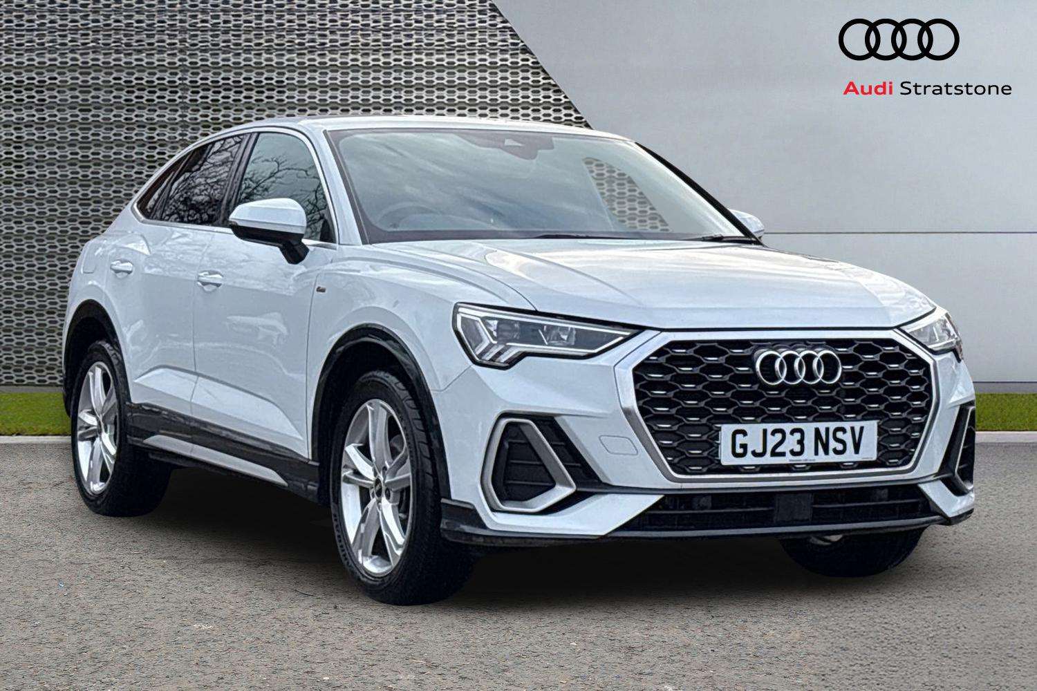 Main listing image - Audi Q3
