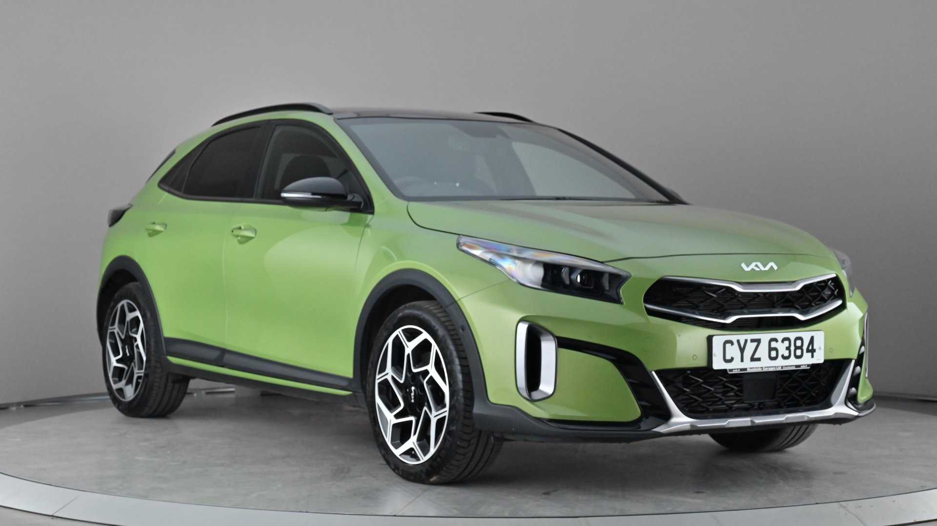 Main listing image - Kia XCeed